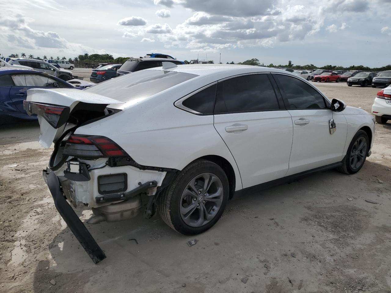 Lot #2843414659 2023 HONDA ACCORD EX