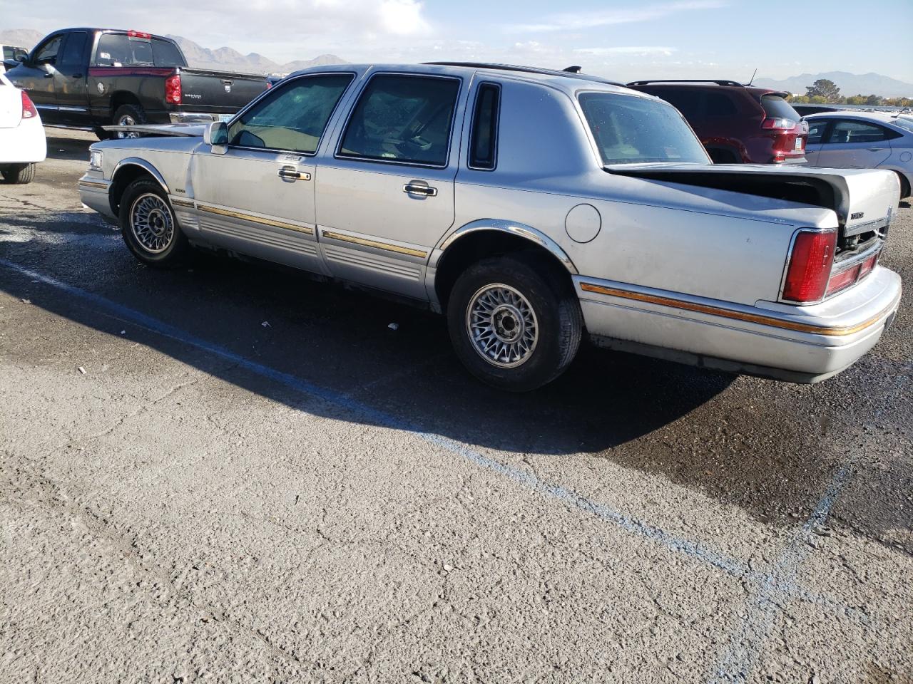 1LNLM82WXTY693100 1996 Lincoln Town Car Signature