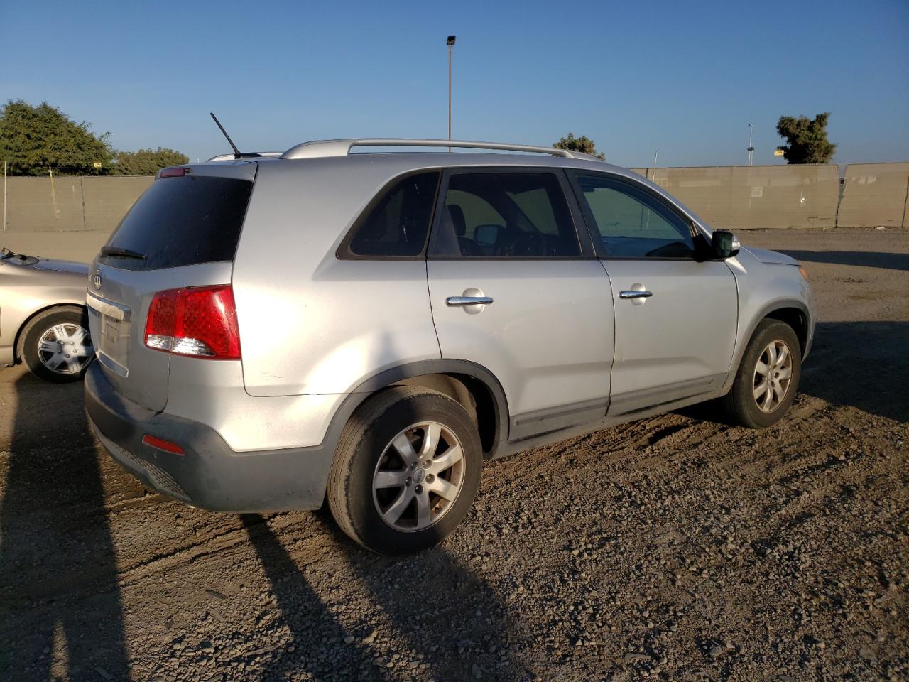 2012 Kia Sorento Base vin: 5XYKT4A61CG209661