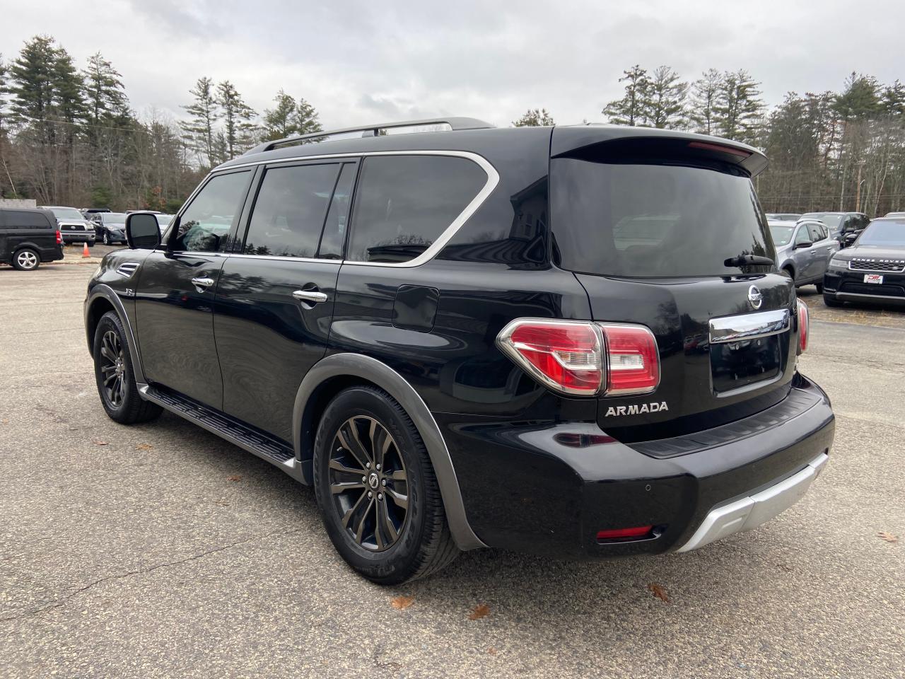 JN8AY2NCXH9500187 2017 Nissan Armada Sv