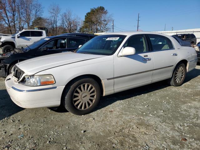 2003 Lincoln Town Car Signature