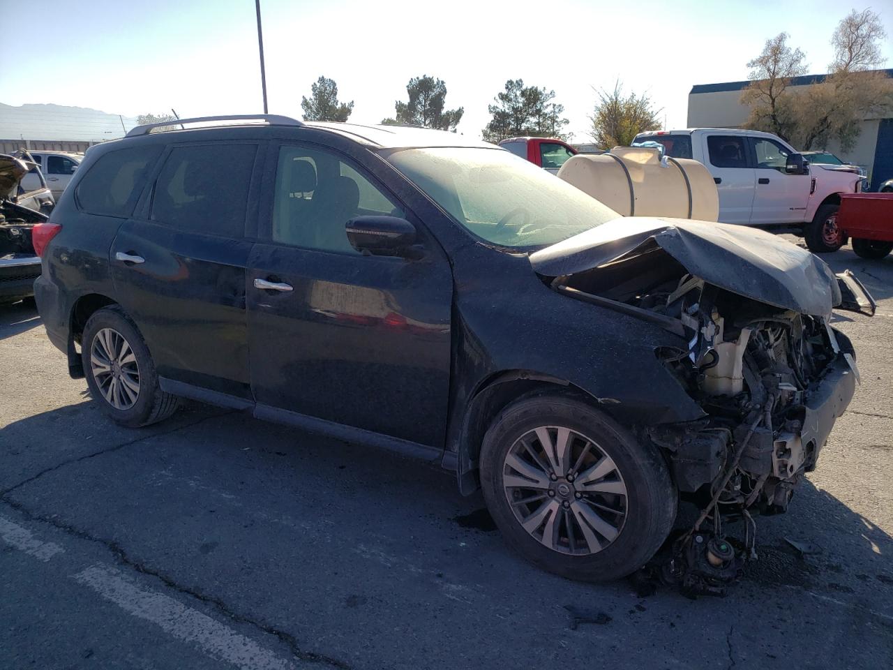 2018 Nissan Pathfinder S vin: 5N1DR2MM3JC625469