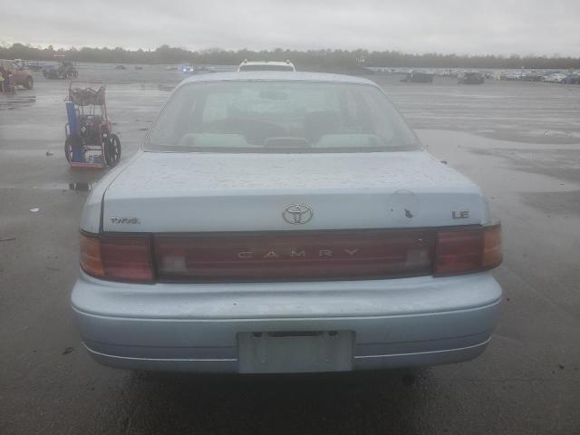 1994 Toyota Camry Le VIN: 4T1SK12E1RU368223 Lot: 81121403