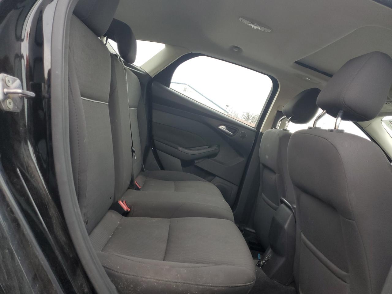 1FAHP3M21CL272657 2012 Ford Focus Sel