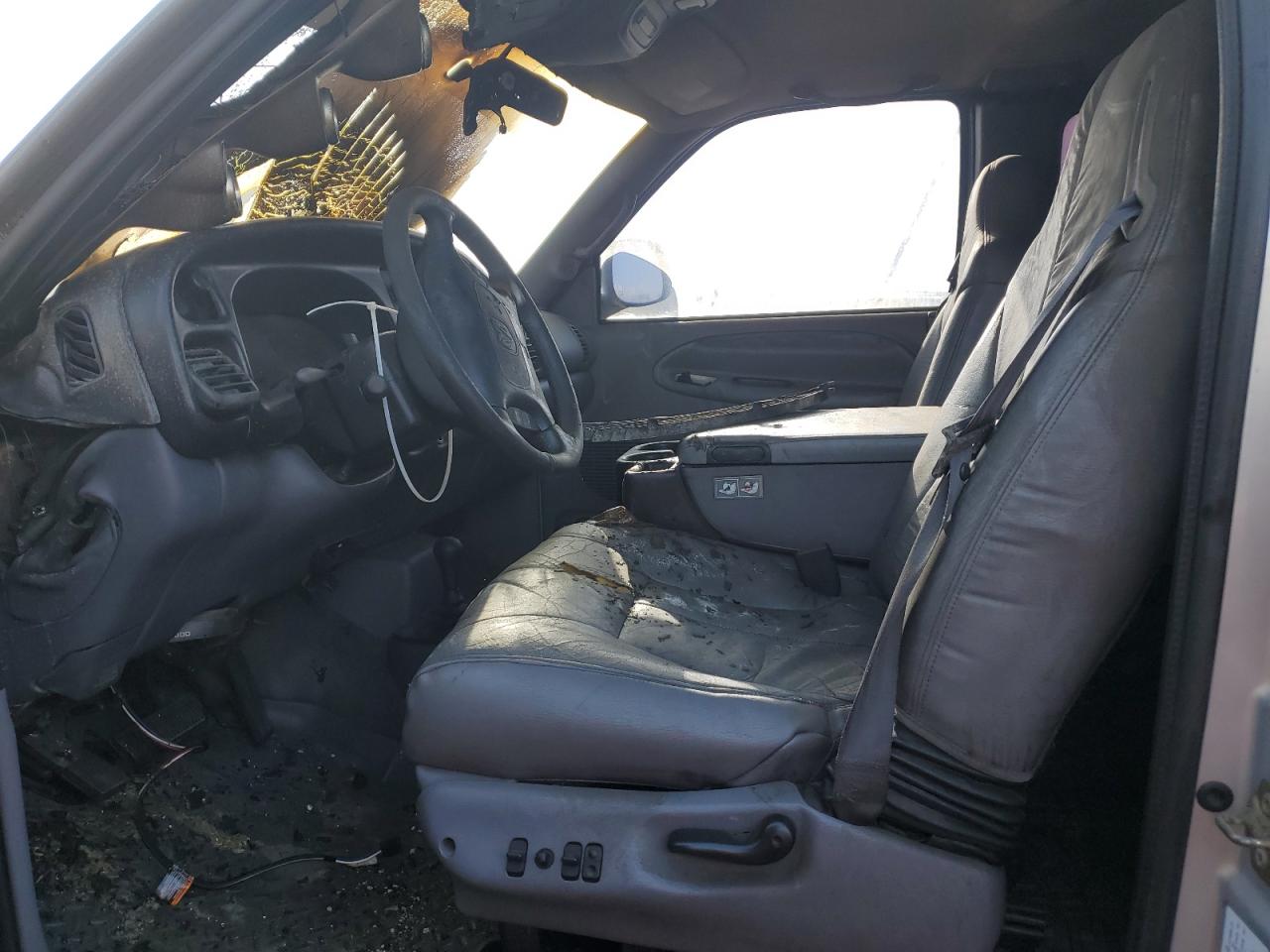 1B7KF23D1WJ149067 1998 Dodge Ram 2500