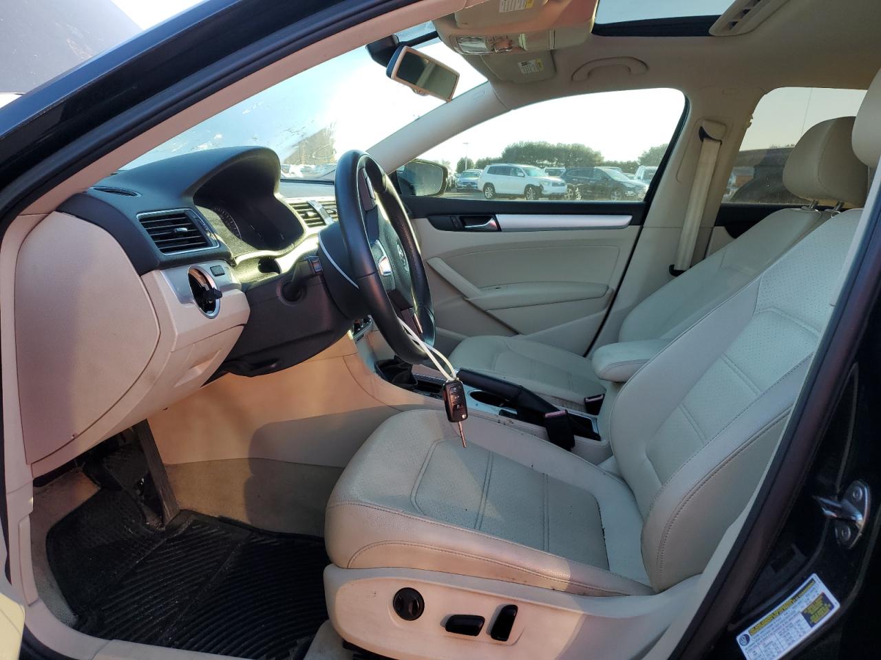 1vwbn7a35dc039907 1VWBN7A35DC039907 2013 Volkswagen Passat Se