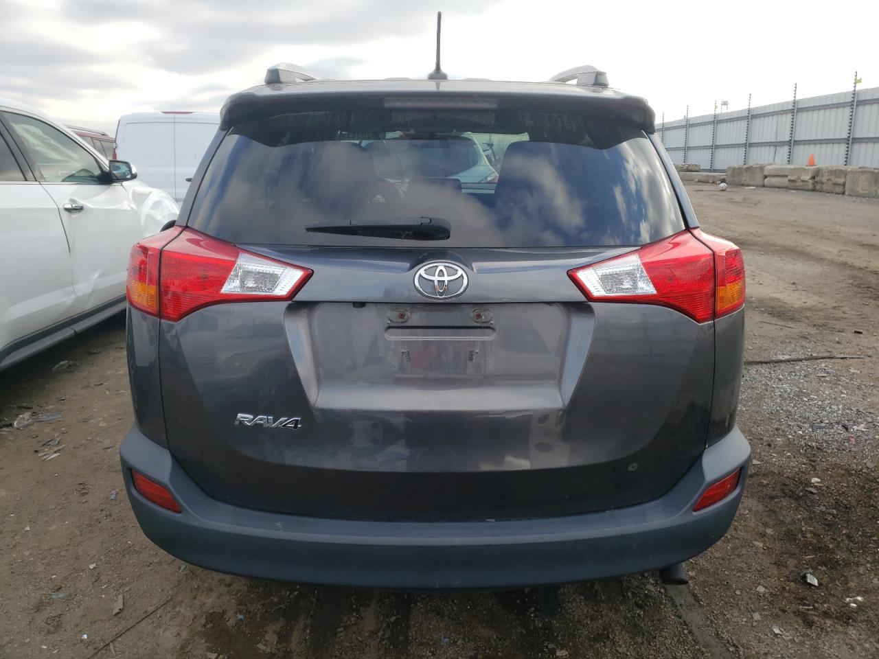 2T3RFREV6EW156822 2014 Toyota Rav4 Xle