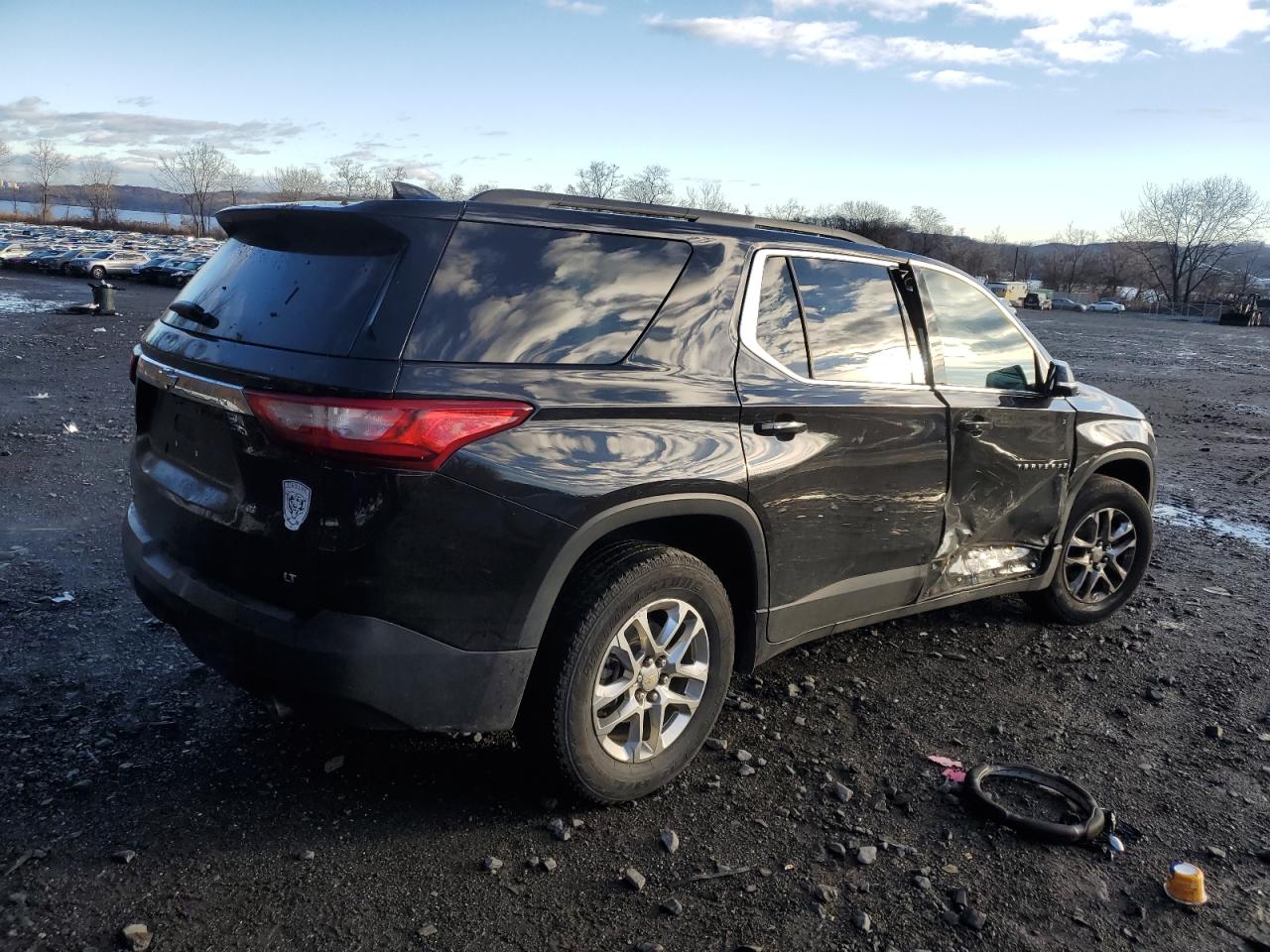 1GNEVHKW2KJ278538 2019 Chevrolet Traverse Lt