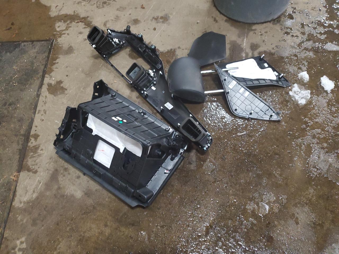 2014 Kia Rondo vin: KNAHU8A38E7069531