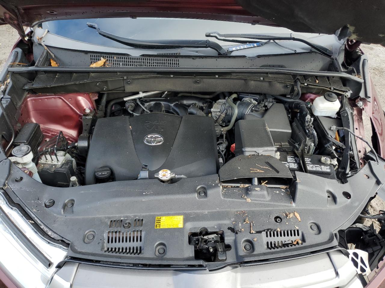 5TDBZRFH7KS979161 2019 Toyota Highlander Le