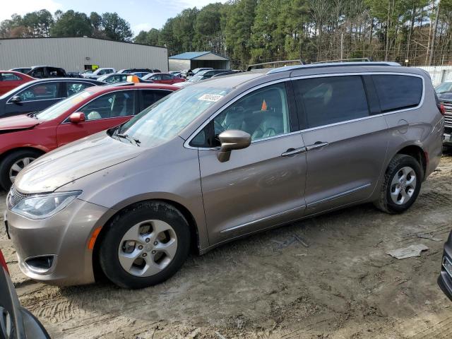 2017 Chrysler Pacifica Touring L Plus