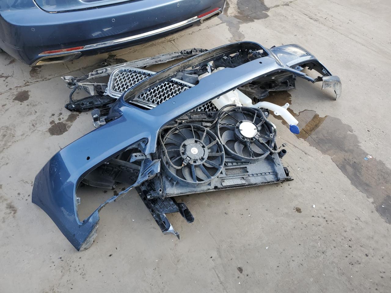 1LN6L9PK2J5603349 2018 Lincoln Continental Premiere