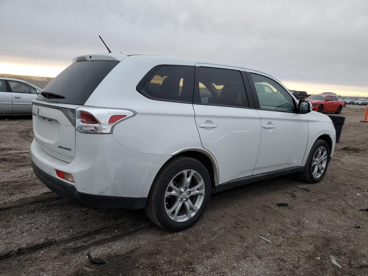 JA4AD3A38EZ005446 2014 Mitsubishi Outlander Se