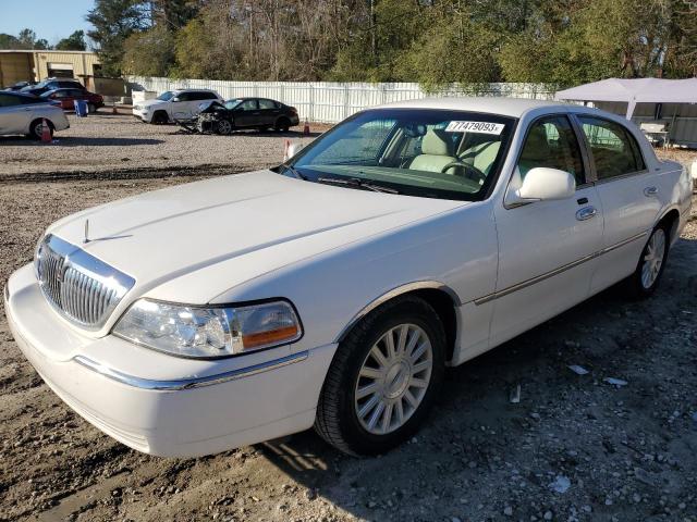 2004 Lincoln Town Car Executive