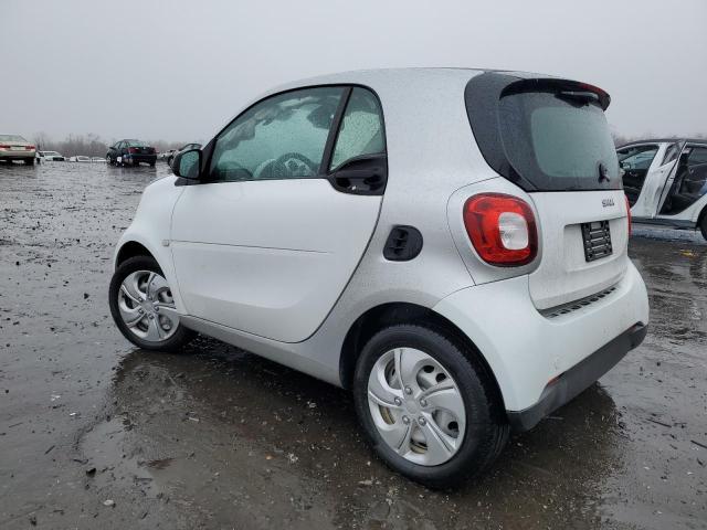 VIN WMEFJ5DAXHK169418 2017 SMART FORTWO no.2