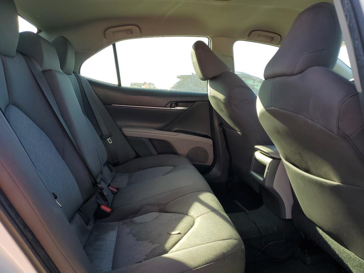 4T1B11HK8JU029916 TOYOTA CAMRY 2018