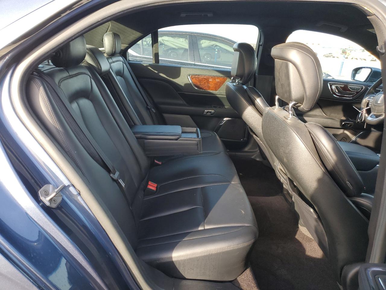 1LN6L9PK2J5603349 2018 Lincoln Continental Premiere