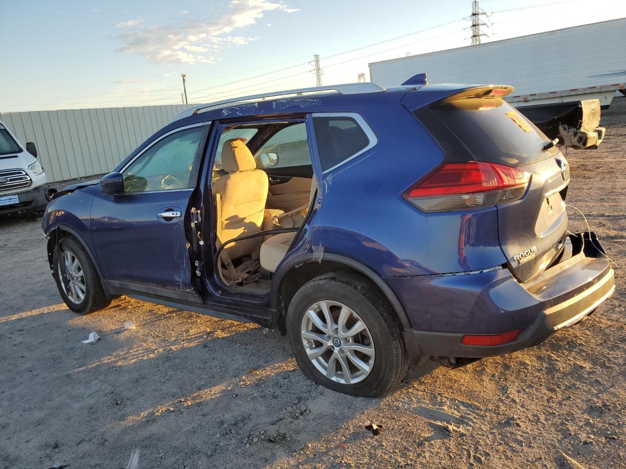 2017 Nissan Rogue S vin: 5N1AT2MT2HC837088