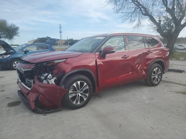 2022 Toyota Highlander Hybrid XLE