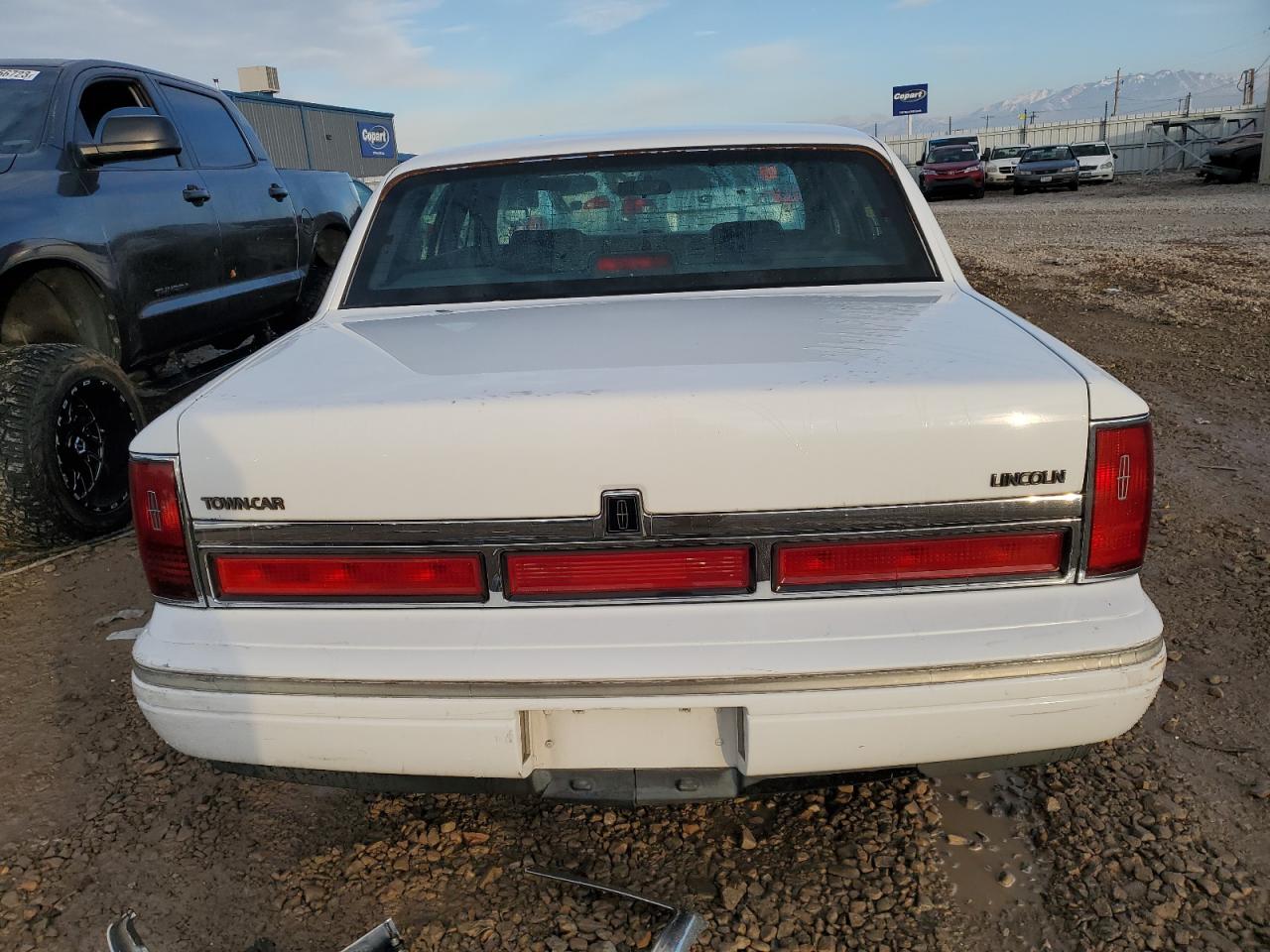 1LNLM81W2TY669553 1996 Lincoln Town Car Executive