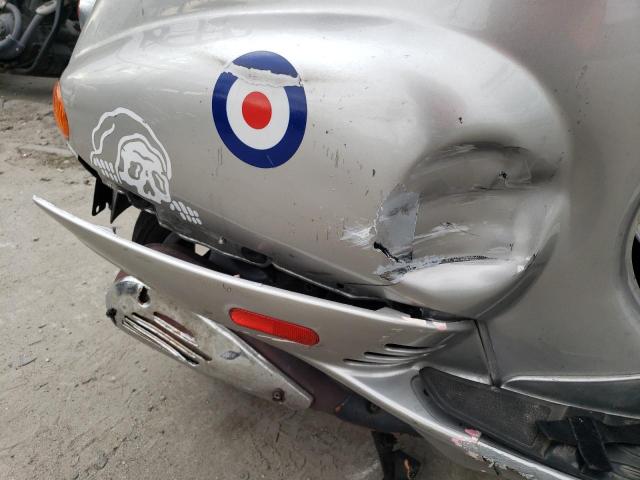 2001 VESPA SCOOTER ZAPM198F415001117