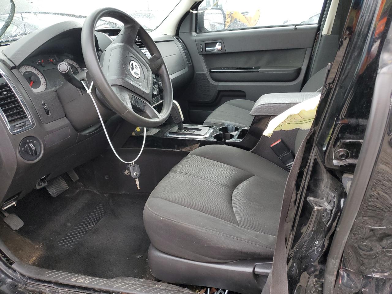 4F2CY0C77AKM00934 2010 Mazda Tribute I