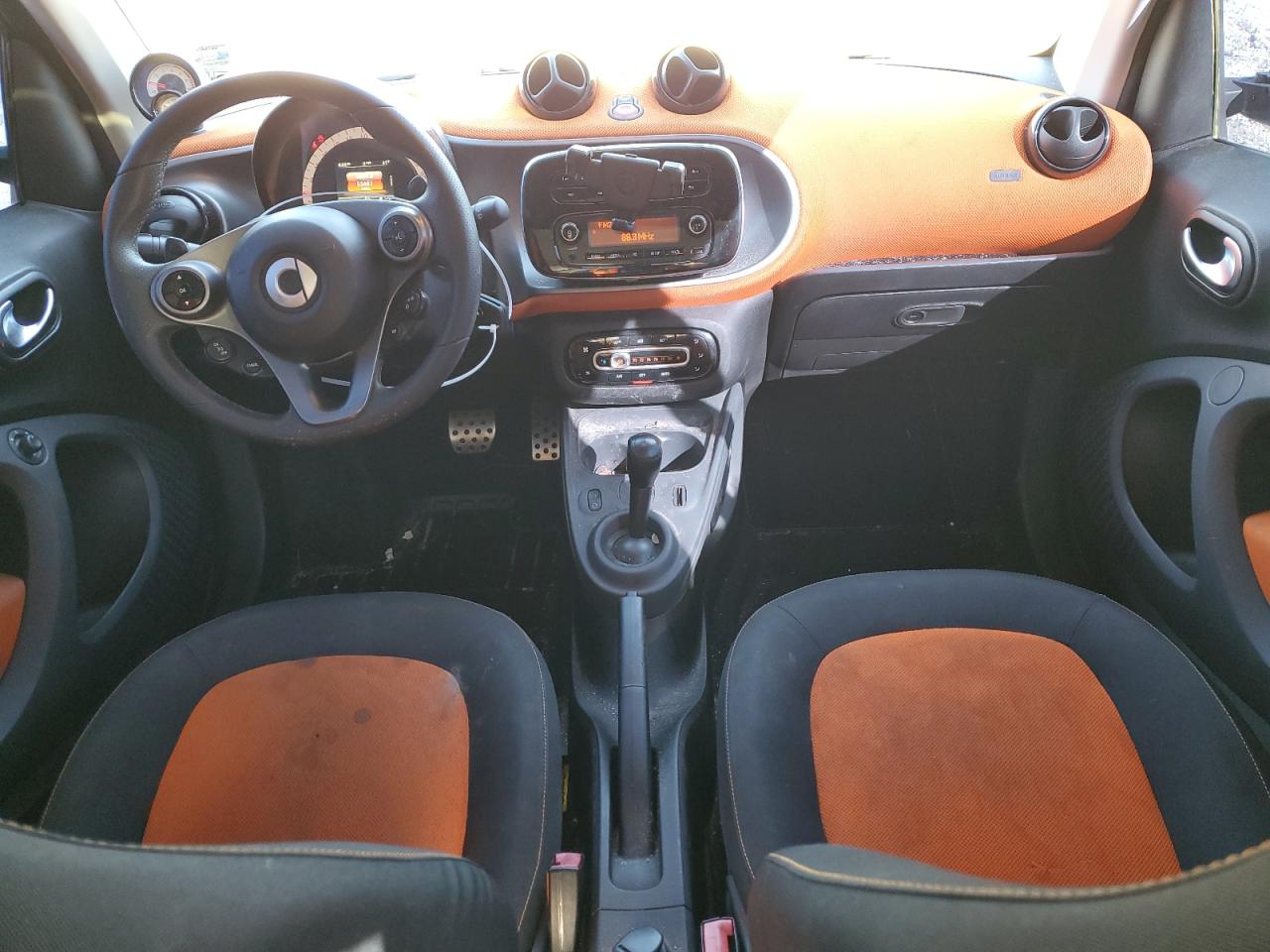 2016 Smart Fortwo vin: WMEFJ5DA1GK076477