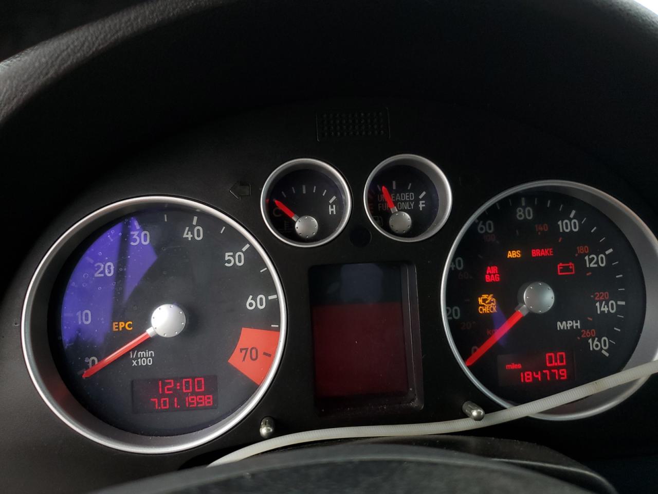 truuc28n4y1011647 TRUUC28N4Y1011647 2000 Audi Tt Quattro