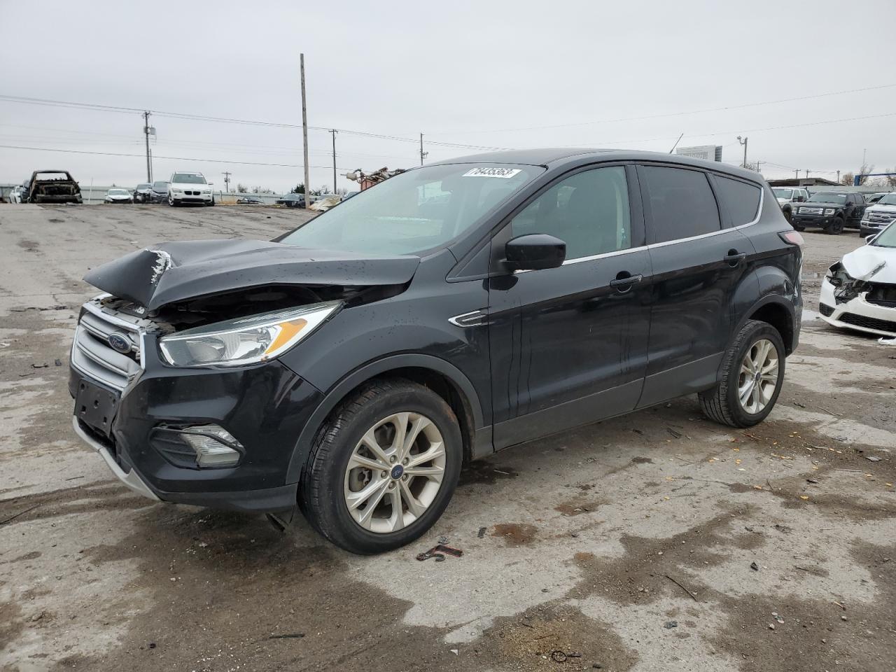 1FMCU9GD0HUD45379 2017 Ford Escape Se