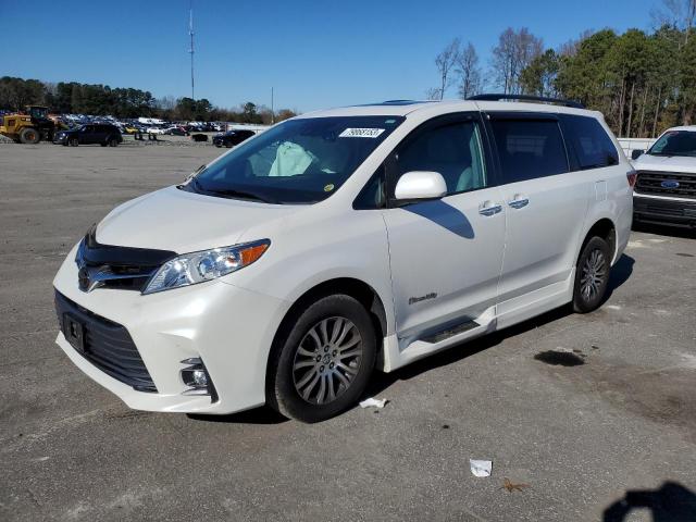 2019 Toyota Sienna XLE