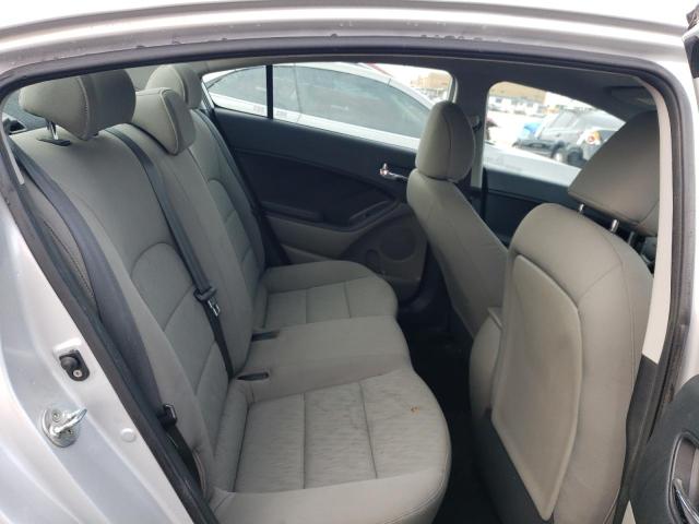 2016 Kia Forte - Image 10