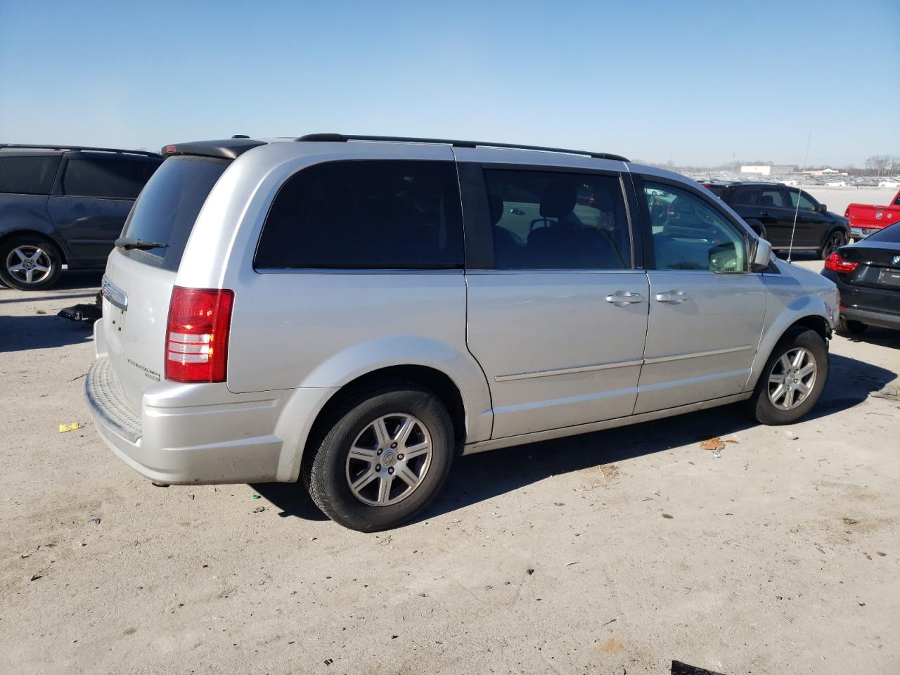 2A4RR5D15AR176928 2010 Chrysler Town & Country Touring