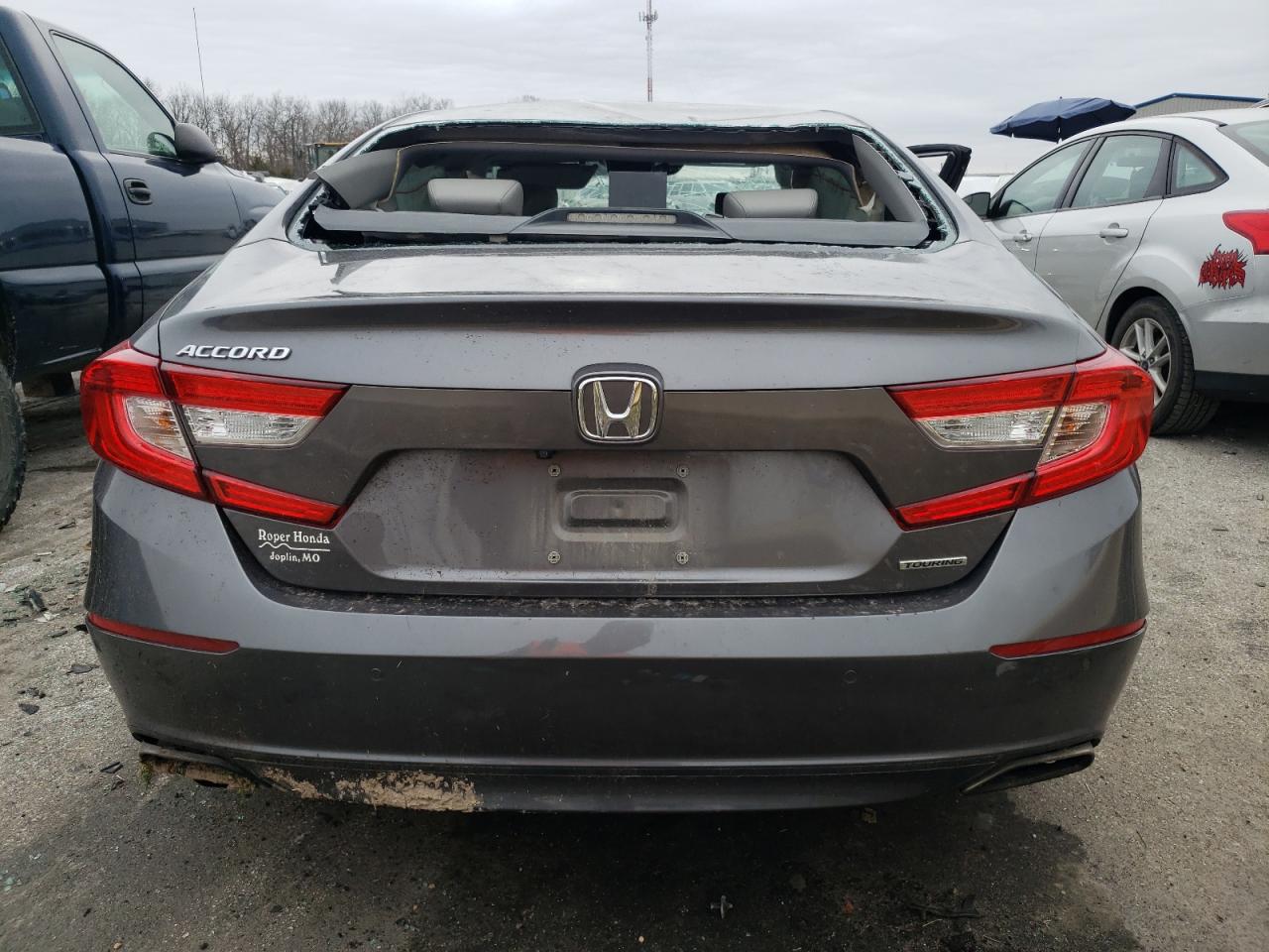 2018 Honda Accord Touring vin: 1HGCV1F91JA178894