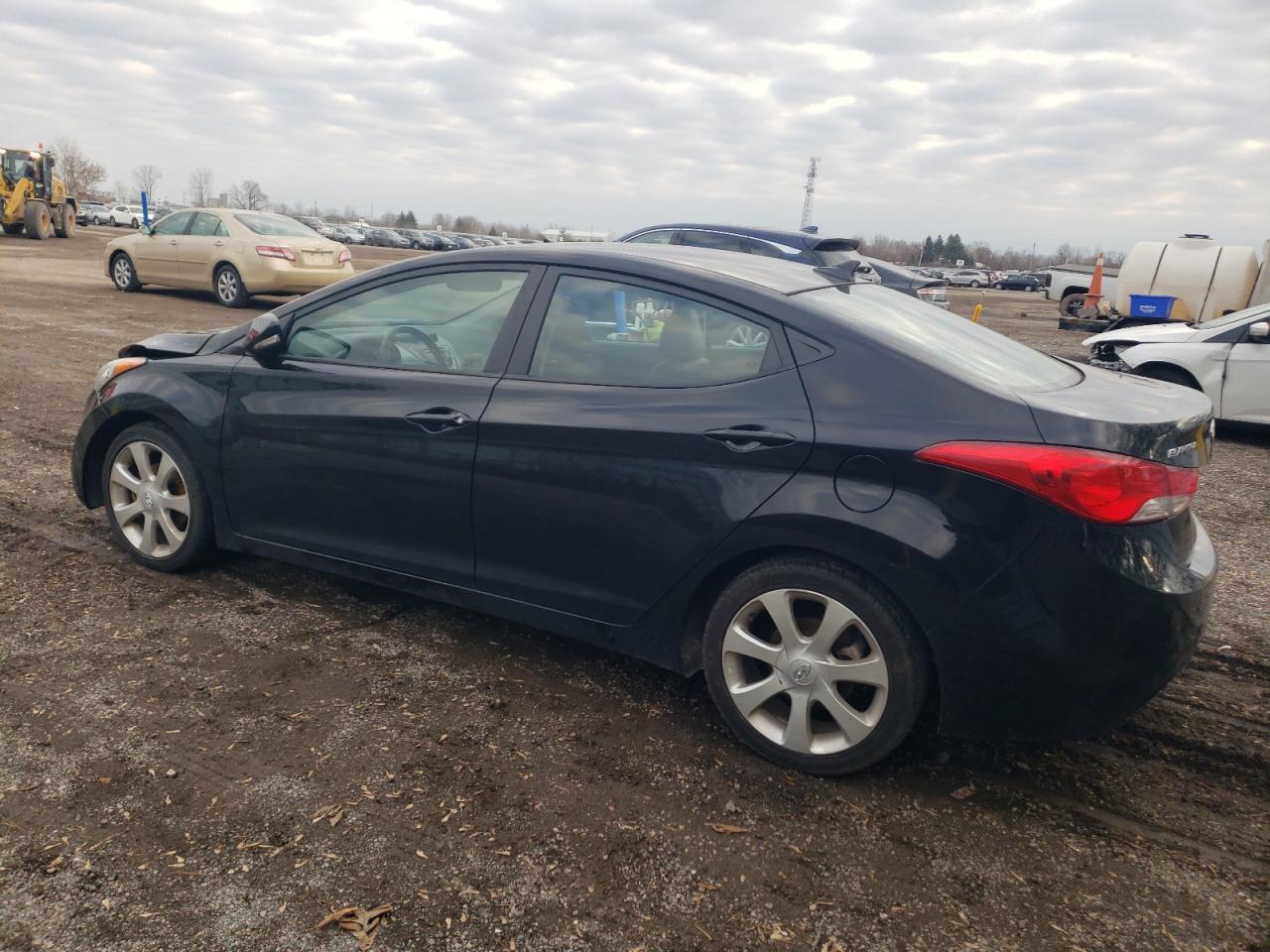 5NPDH4AE8DH176976 2013 Hyundai Elantra Gls