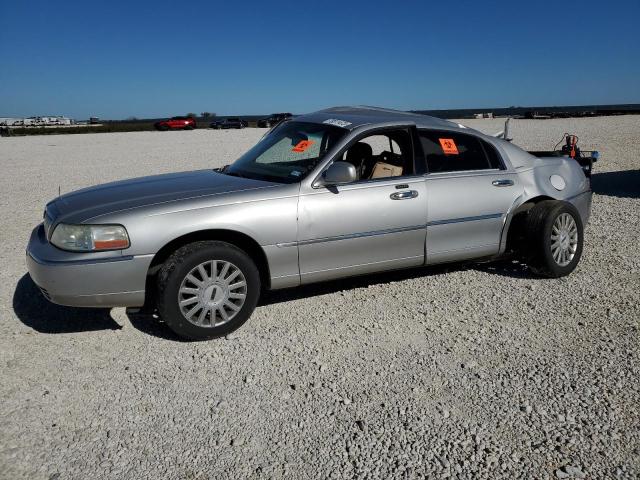 2005 Lincoln Town Car Signature