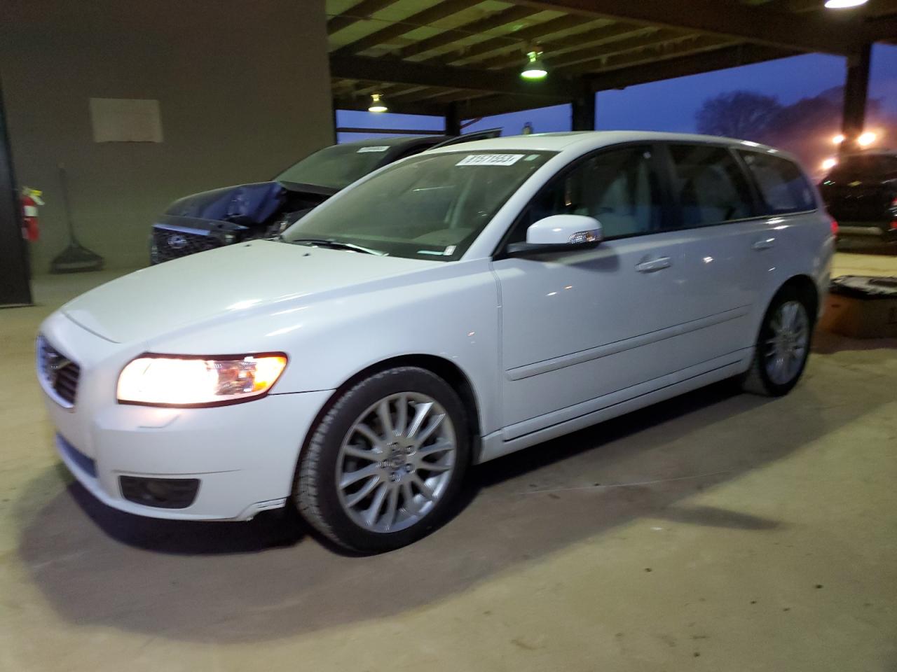 yv1672mw1b2621796 YV1672MW1B2621796 2011 Volvo V50 T5