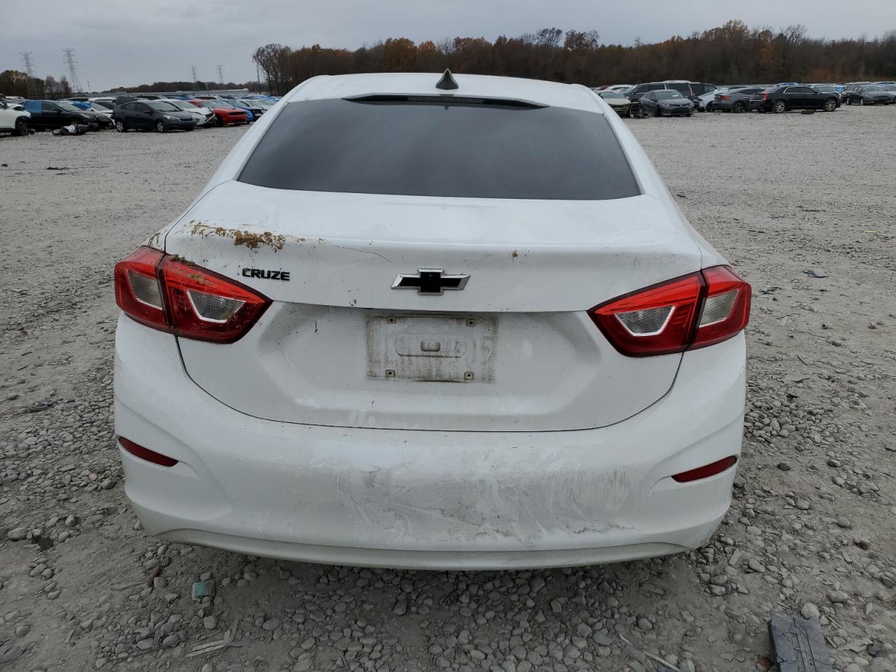 1G1BC5SM1J7218592 2018 Chevrolet Cruze Ls