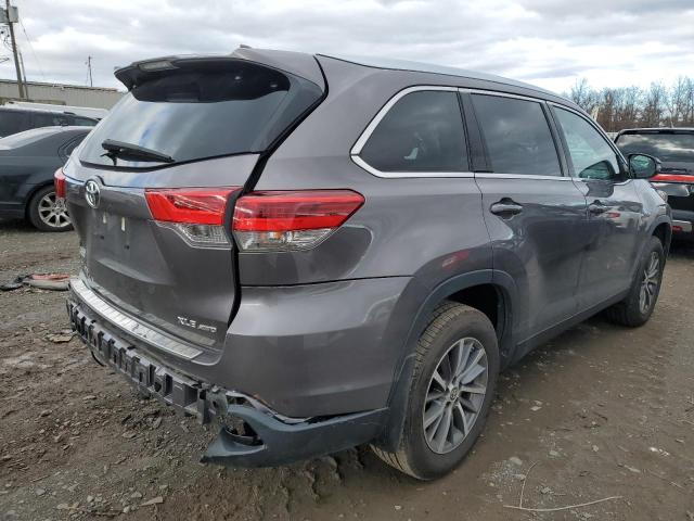 VIN 5TDJZRFH1KS630041 2019 Toyota Highlander, SE no.3