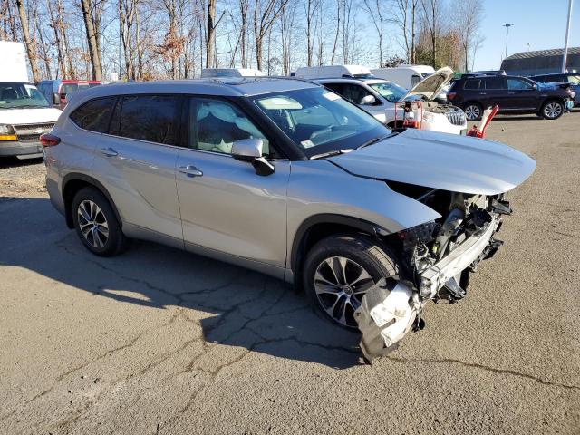 VIN 5TDGZRBH6MS155649 2021 Toyota Highlander, Xle no.4