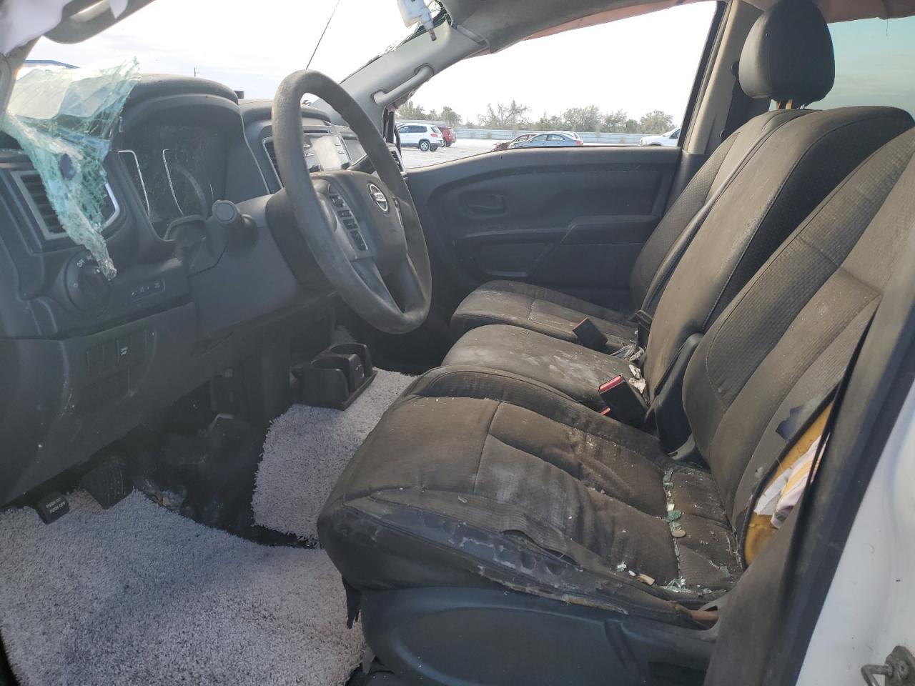 VIN: 1N6BA1F16GN515140 2016 NISSAN TITAN