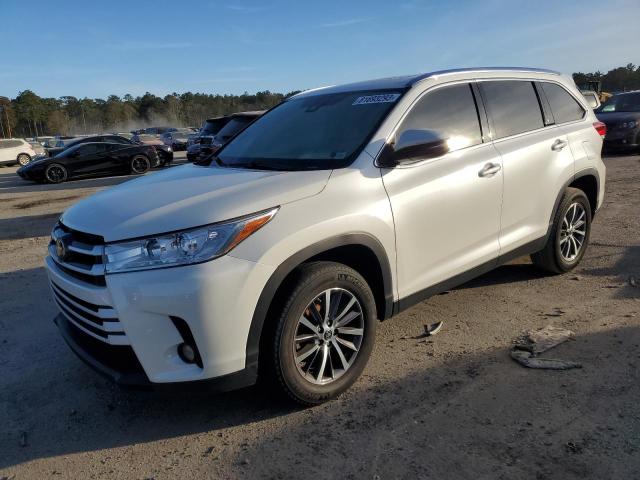 VIN 5TDKZRFH4KS571491 2019 Toyota Highlander, SE no.1