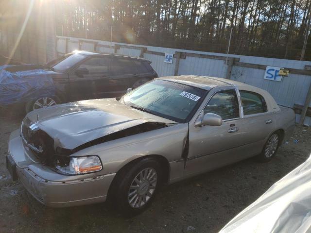 2005 Lincoln Town Car Signature