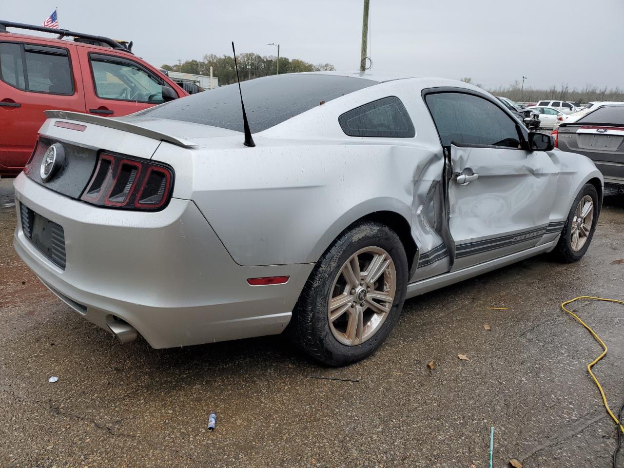 2013 Ford Mustang vin: 1ZVBP8AM0D5220412