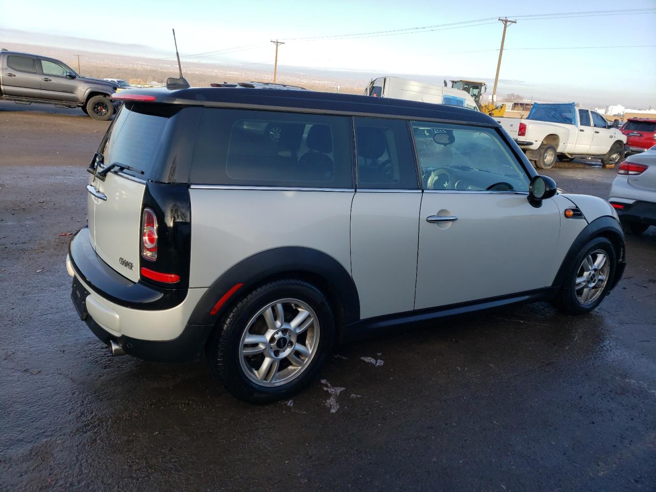 2013 Mini Cooper Clubman vin: WMWZF3C56DT490458