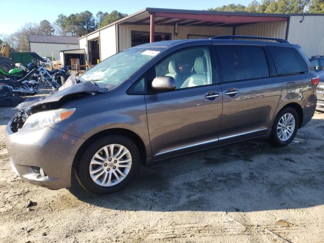 2016 Toyota Sienna XLE