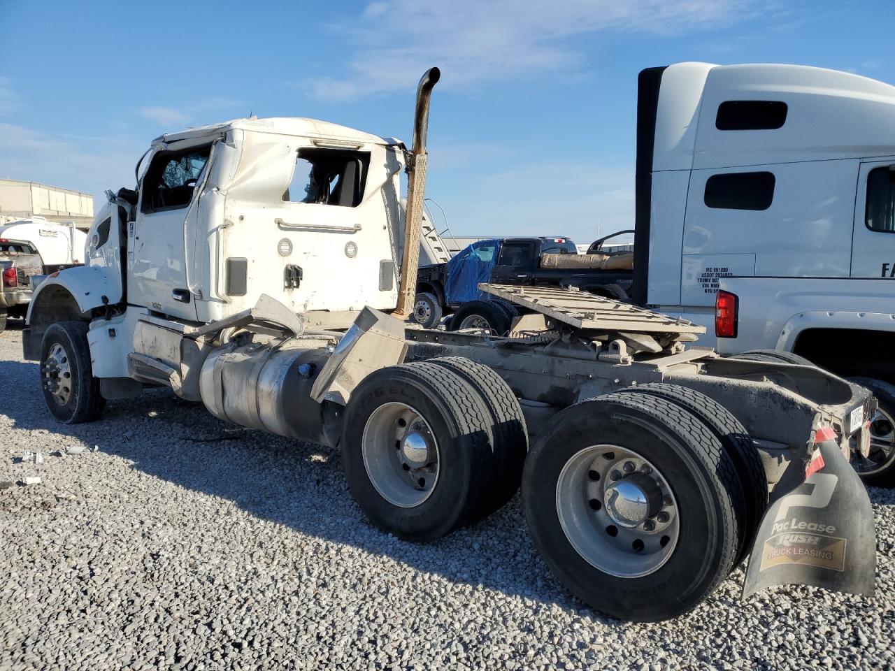 Lot #2339821231 2022 PETERBILT 567