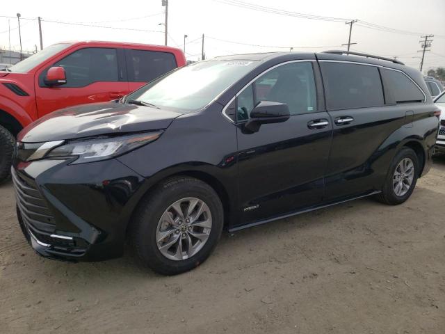 2021 Toyota Sienna XLE