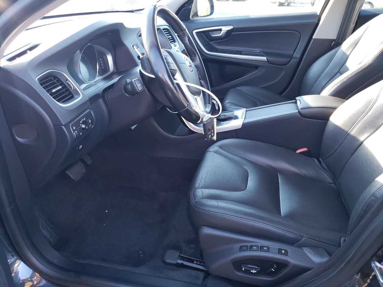 YV1612SK8F1264503 2015 Volvo V60 Premier