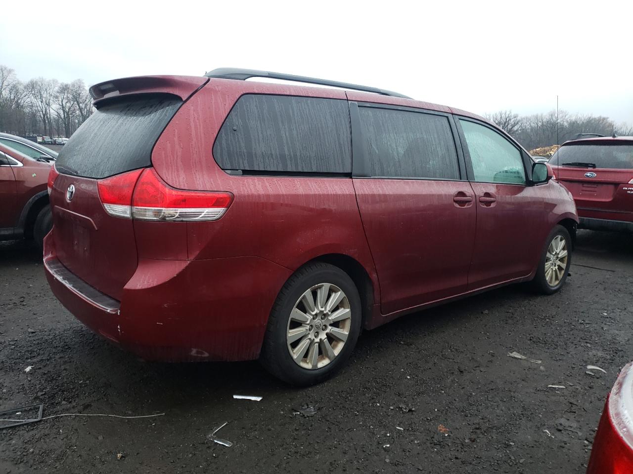 5TDDK3DCXBS006695 2011 Toyota Sienna Xle