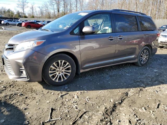 2020 Toyota Sienna XLE